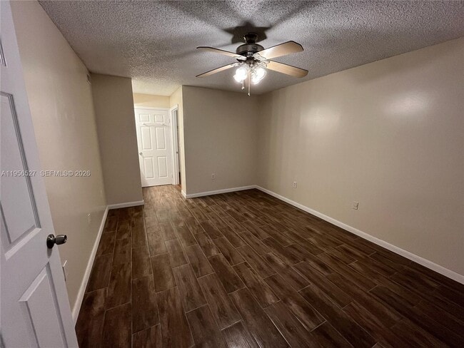 Building Photo - 464 NE 210th Cir Terrace