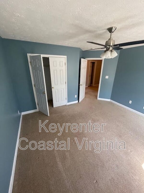 Building Photo - 13 Bohnert Dr