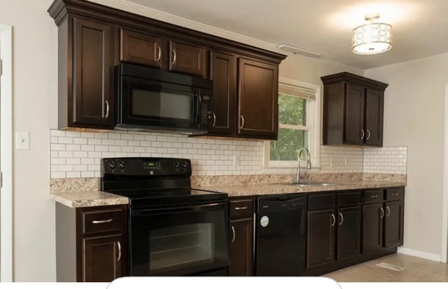 Building Photo - 295 Warton Ln