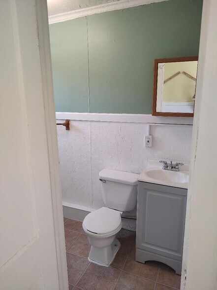 Building Photo - 634 Boulevard Ave