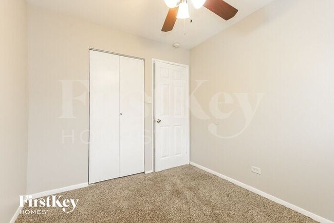 Building Photo - 1237 Balmoral Ave