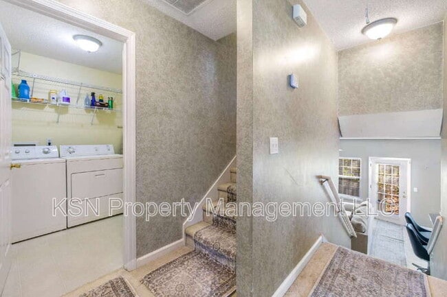 Building Photo - 13 Orchid Ln