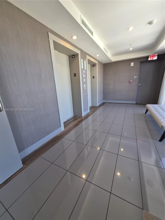 Building Photo - 5350 NW 84th Ave