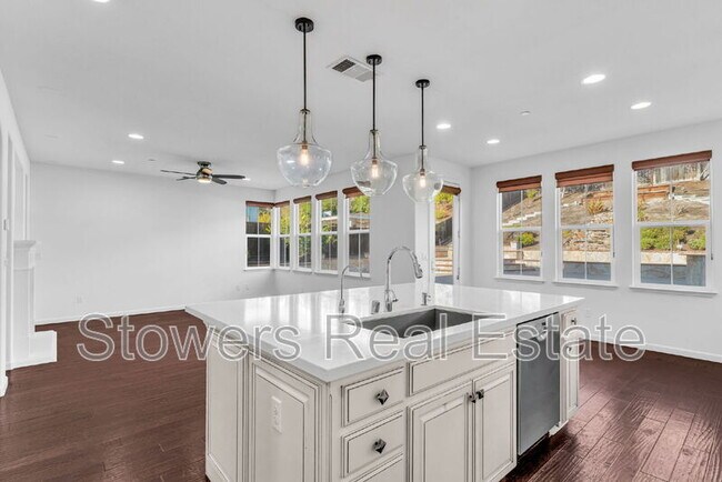 Building Photo - 3223 Carpenter Way