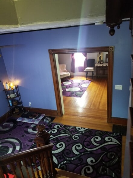 Building Photo - 35 Algonquin St