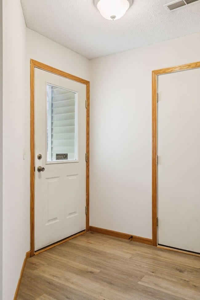 Building Photo - New Stainless Steel Appliances