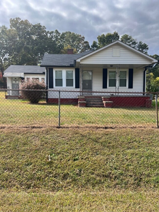 Primary Photo - 325 Pethel Rd
