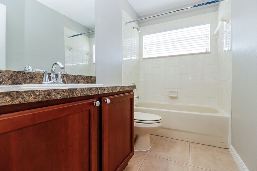 Building Photo - 4023 Braemere Dr