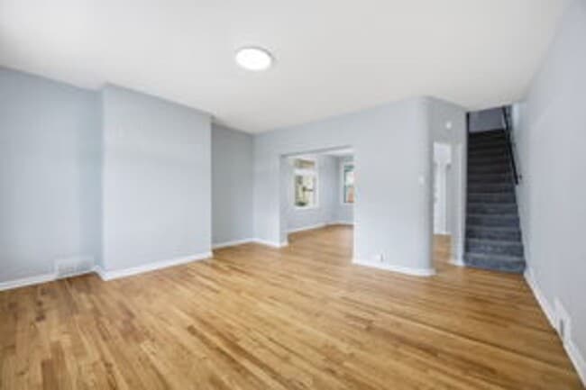 Building Photo - Well-maintained 3-bedroom, 1-bath home in Carnegie! Available Now!!