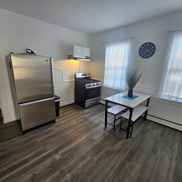 Building Photo - 141 Wendell St