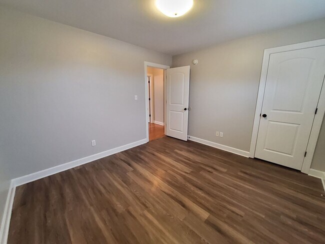 Building Photo - 8898 Rasco Hills Cove