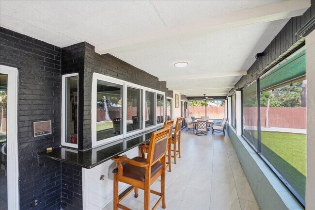 Building Photo - 1326 SW Bartell Ave