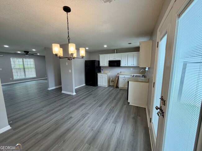 Building Photo - 3354 Waggoner Ln