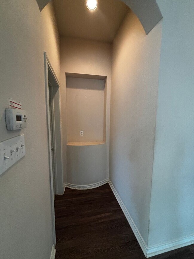 Building Photo - Charming 3 Bed, 2 Bath Home | 2,166 Sq Ft ...