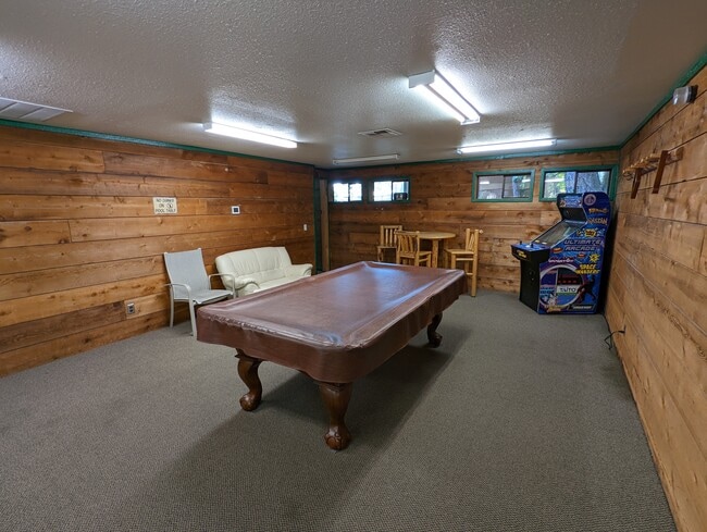 Building Photo - Private 1 bed/1 bath Cabin in gated resort with view of Rainier