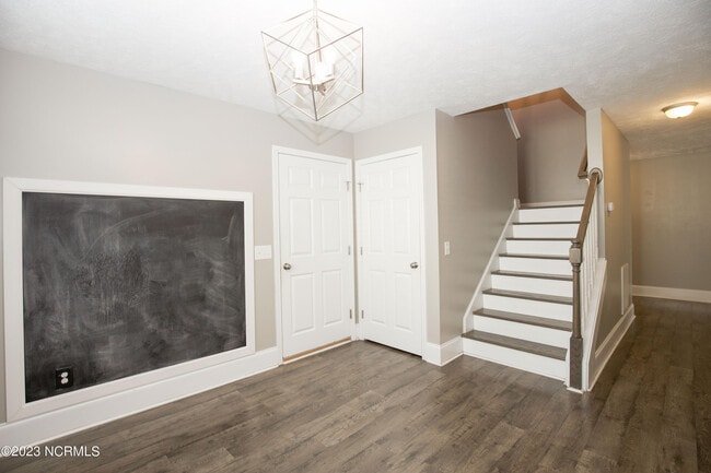 Building Photo - 111 Lightwater Dr