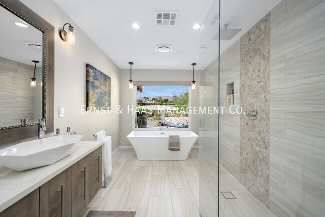 Building Photo - 8780 Warwick Dr