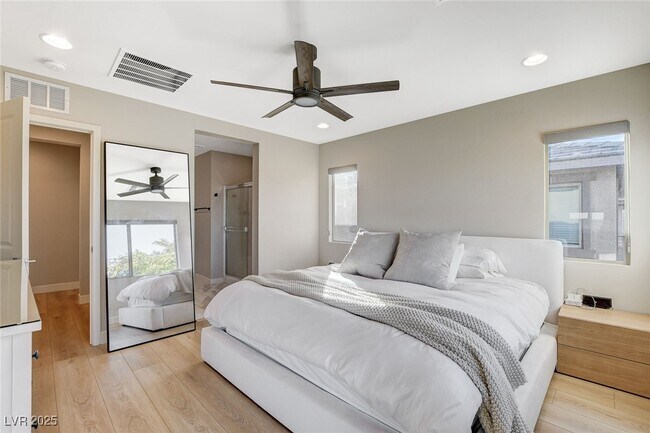 Building Photo - 9716 Jade Rise Ave