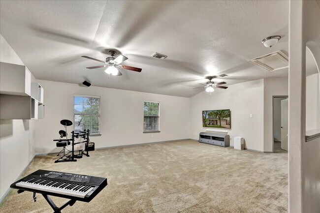 Building Photo - 4026 Bentwood Dr