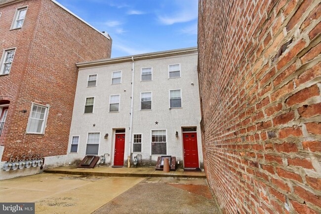 Building Photo - 1027 N 4th St