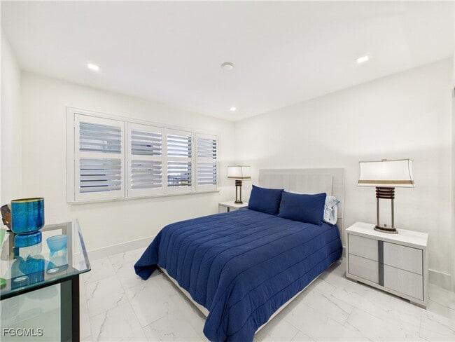 Building Photo - 25870 Hickory Blvd