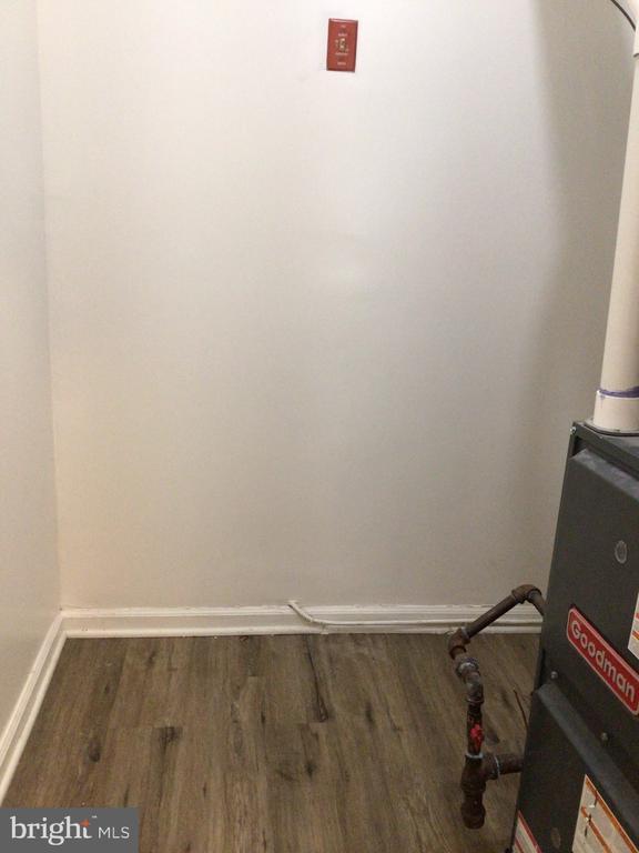 Building Photo - 1715 W Lexington St