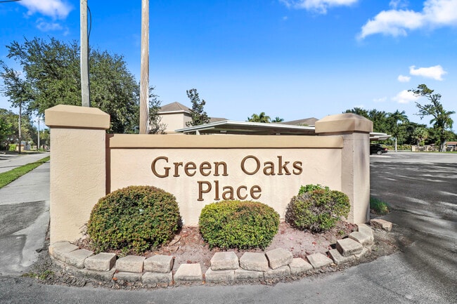 Building Photo - 2625 Heathcote Dr