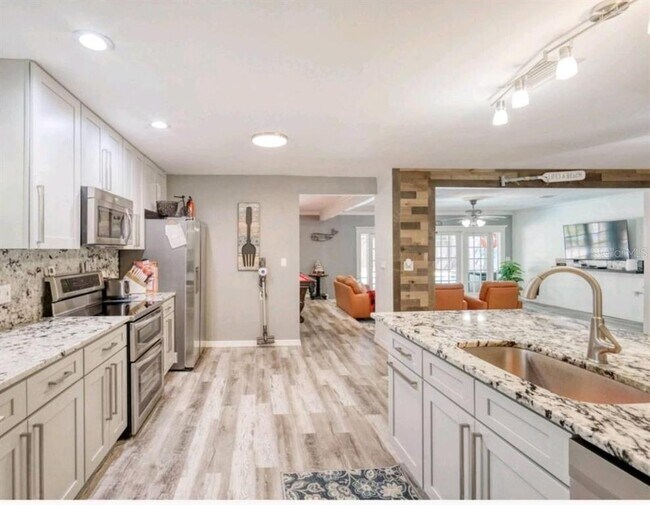 Building Photo - 5153 Miller Bayou Dr