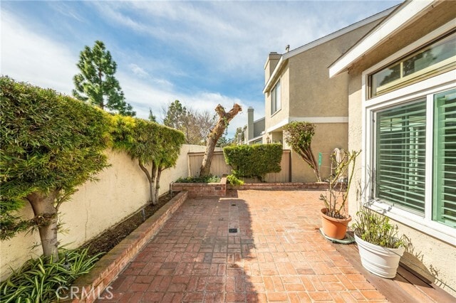 Building Photo - 337 Deerfield Ave