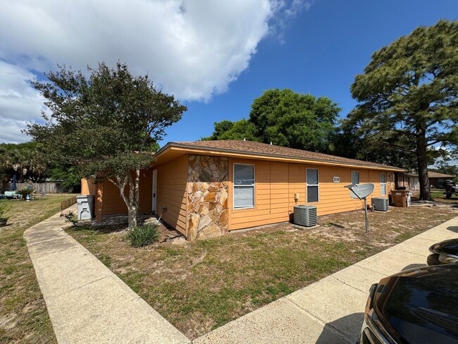 Primary Photo - Gulf Breeze - Greenbriar Estate - 2 bedroom, 1 bathroom