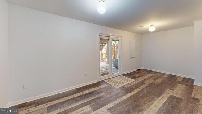 Building Photo - 200 Sulgrave Ct