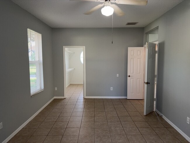 Building Photo - 6005 Jessica Dr