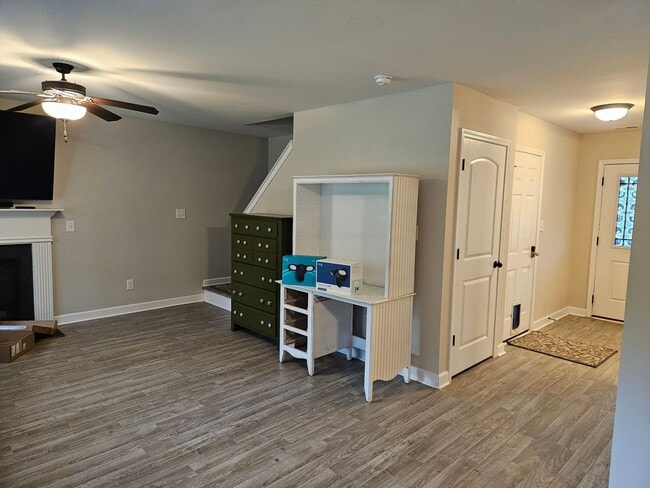 Building Photo - Charming 3-bedroom, 2-bathroom unfurnished...