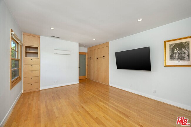 Building Photo - 4108 Murietta Ave