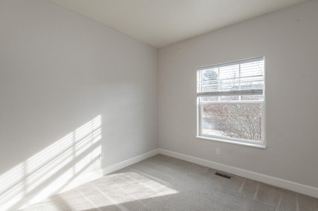 Building Photo - 20688 White Dove Ln