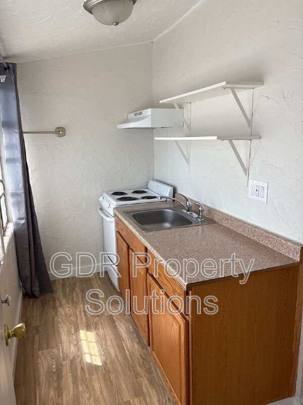 Building Photo - 1715 Griegos Rd NW