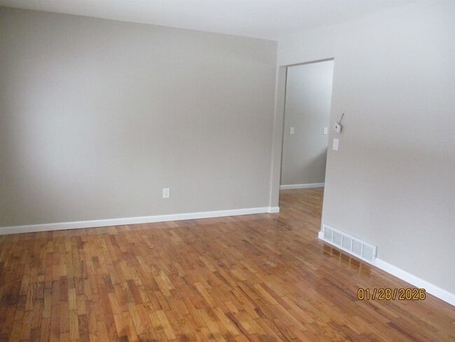 Building Photo - 12510 Sheridan Rd