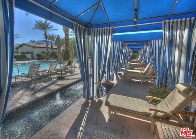 Building Photo - 48613 Classic Dr