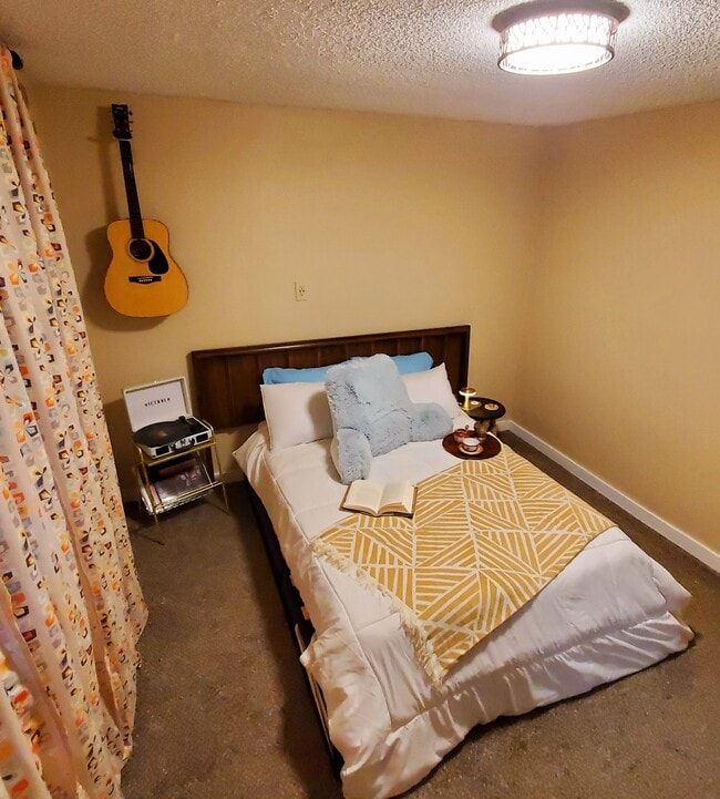 Building Photo - 1006 S Sprague Ave