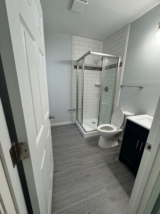 Bathroom - 826 Sycamore St