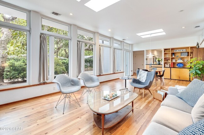 Building Photo - 2979 S County Hwy 395