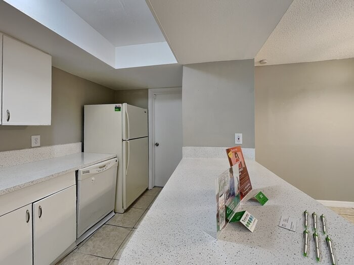 Building Photo - 2755 Ravenall Ave
