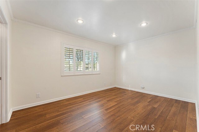 Building Photo - 3036 Knollwood Ave