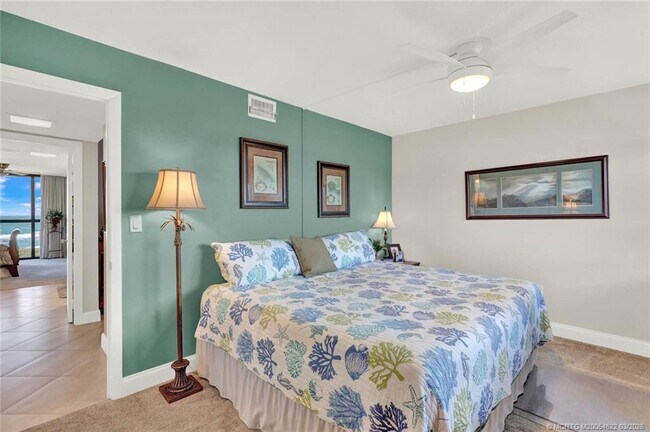 Building Photo - 10410 S Ocean Dr