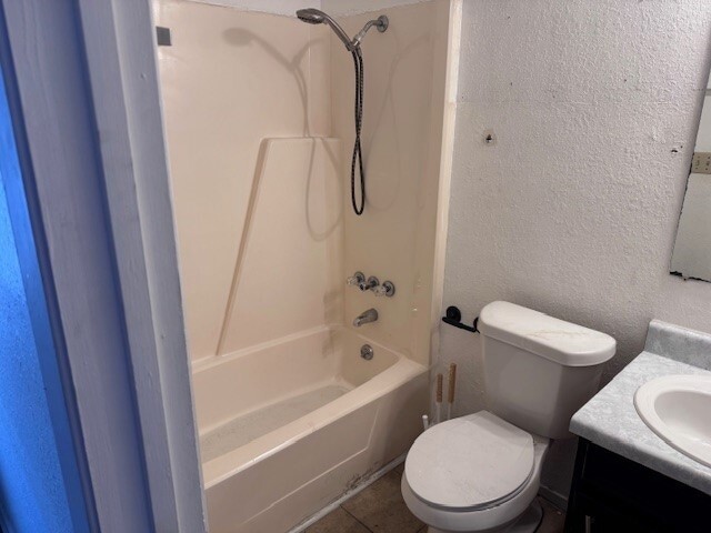 Building Photo - 1435 26th St NE