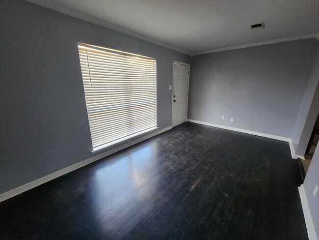 Building Photo - 100 Blenden Dr
