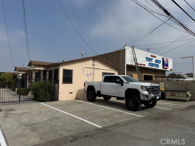 Building Photo - 11220-11222 Concert St