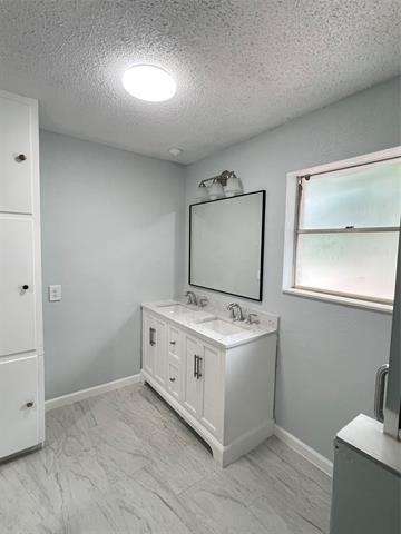 Building Photo - 1131 Kris St