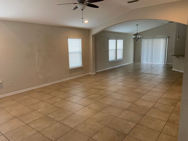 Building Photo - Azalea Ridge 3BR/2BA Available Now