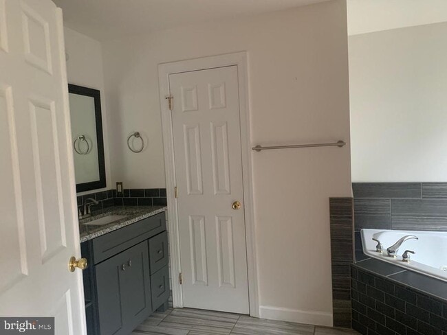 Building Photo - 13530 Davinci Ln